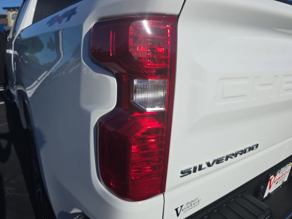 Used 2024 Chevrolet Silverado 1500 LT image 35