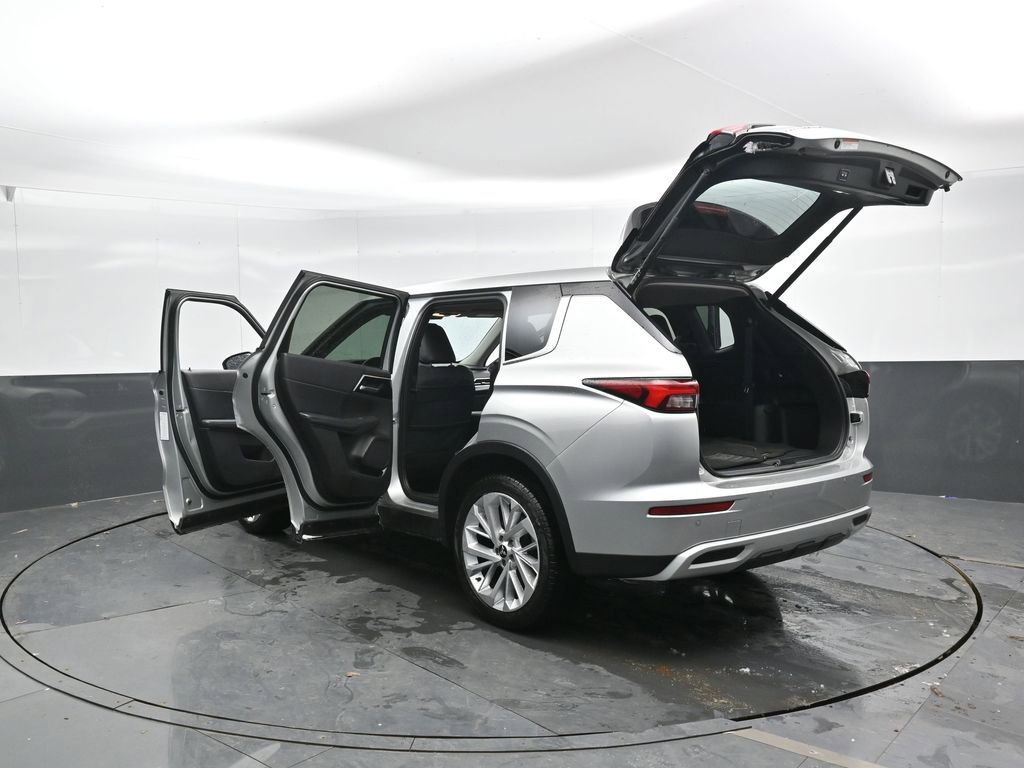 Used 2024 Mitsubishi Outlander SE image 54