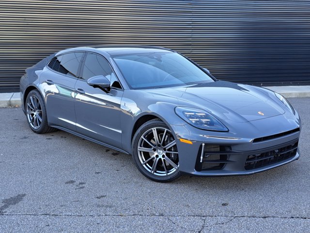 Used 2025 Porsche Panamera 4 image 9
