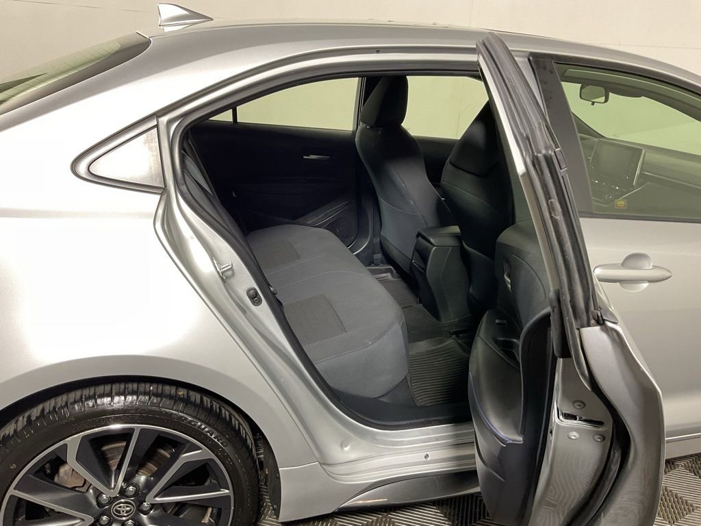 Used 2020 Toyota Corolla SE w/ SE Premium Package FWD image 36