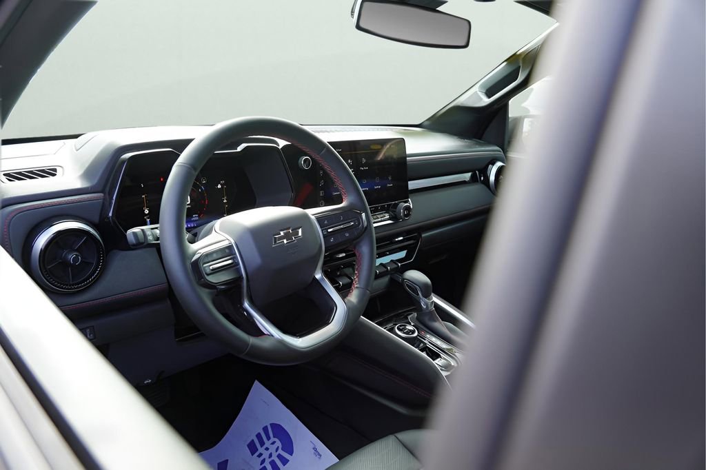 Used 2023 Chevrolet Colorado Z71 w/ Z71 Convenience Package 2 image 16