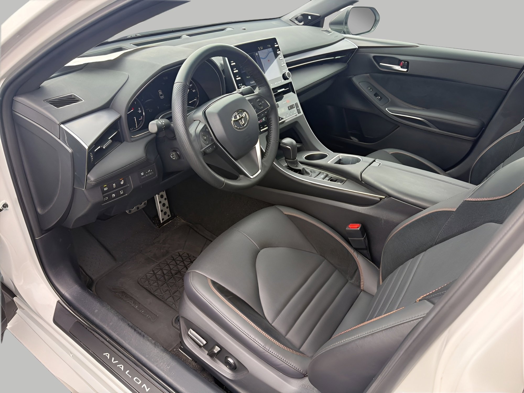 Used 2022 Toyota Avalon Touring w/ Advanced Safety Package FWD image 12