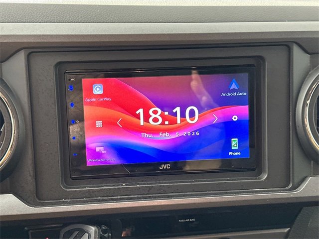 Used 2018 Toyota Tacoma TRD Sport image 11