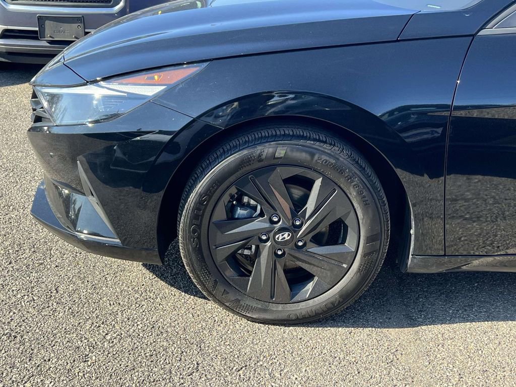 Certified 2023 Hyundai Elantra SEL w/ Preferred Accessory Package image 10