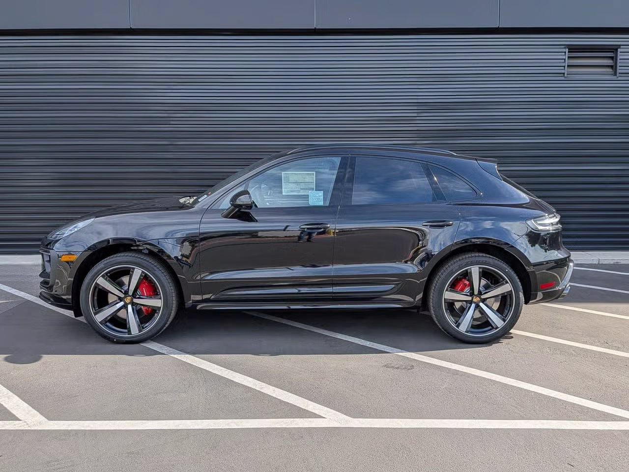 Certified 2026 Porsche Macan S AWD/4WD image 2