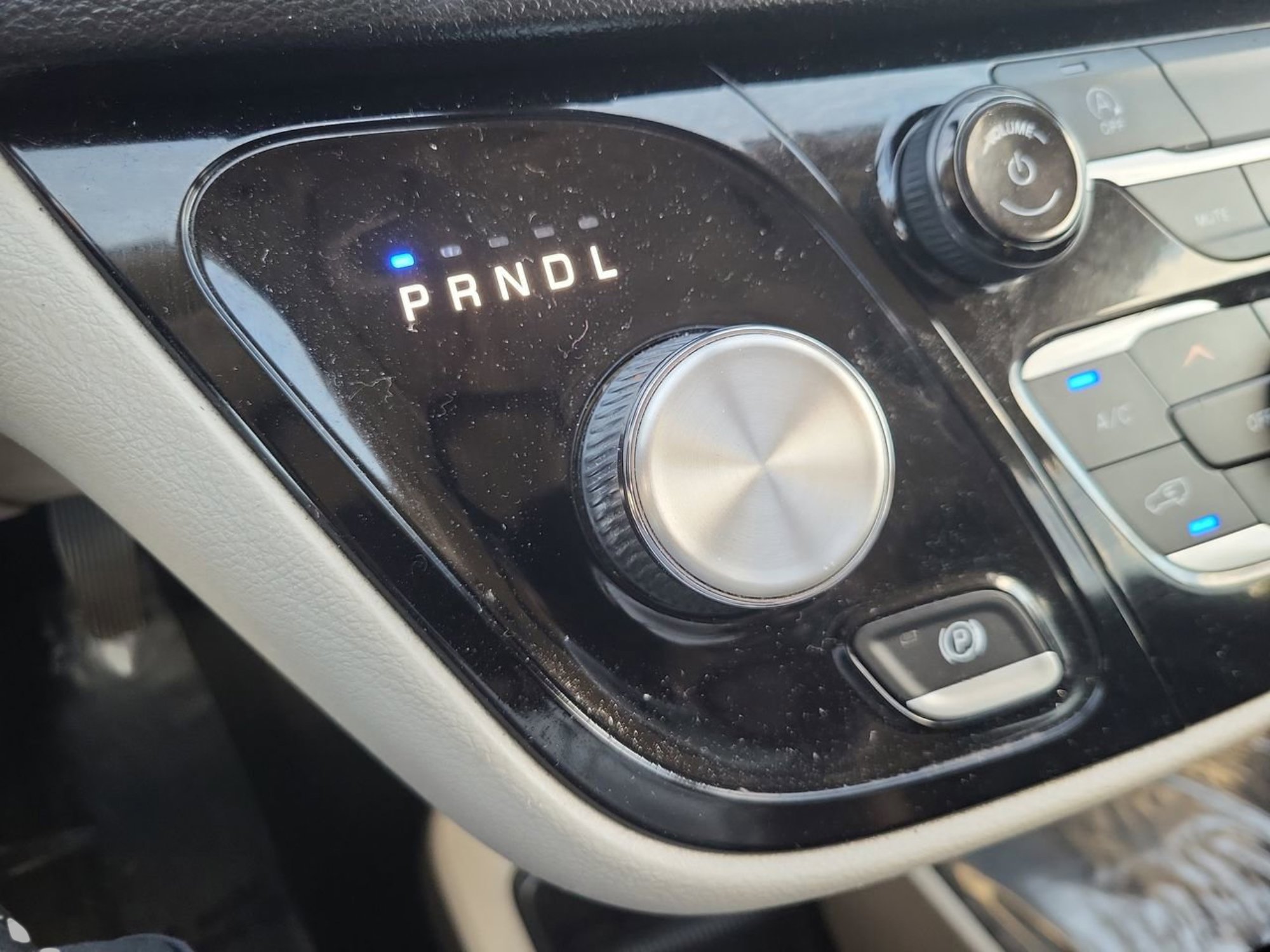 Used 2020 Chrysler Voyager Lxi image 27