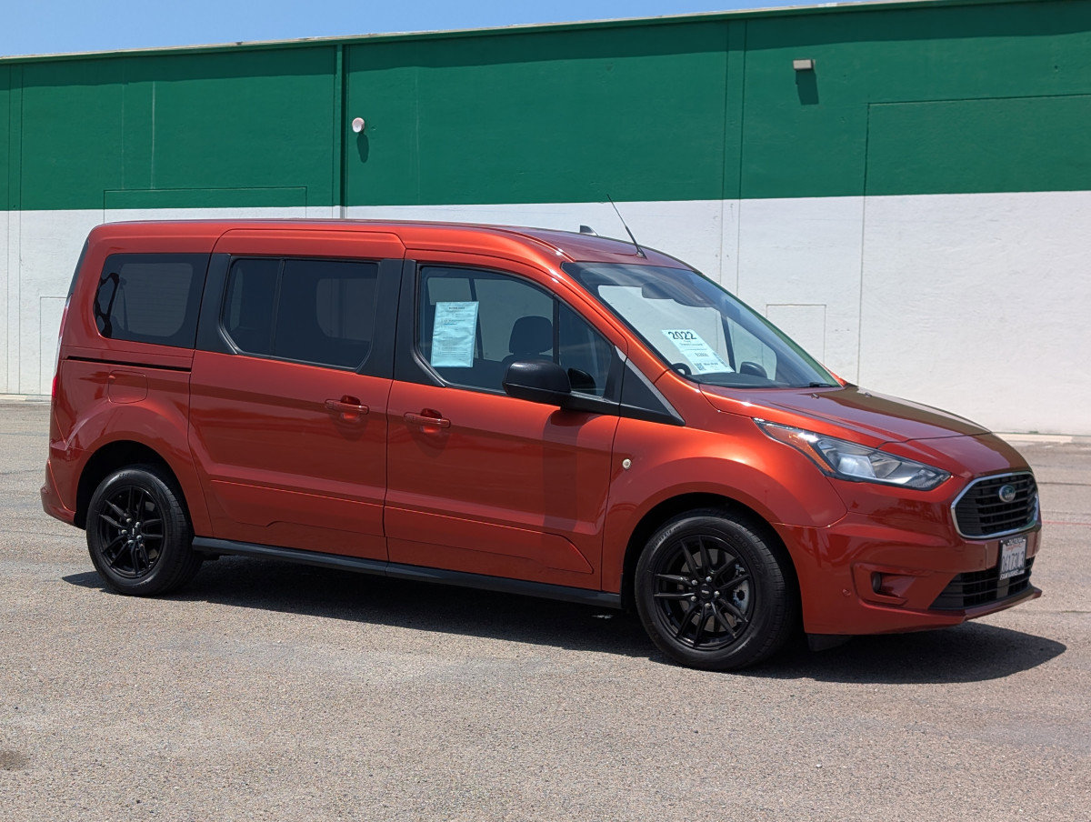 Used 2022 Ford Transit Connect XLT FWD image 1