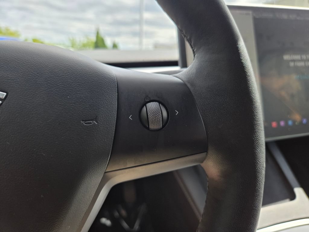 Used 2022 Tesla Model 3 Long Range AWD/4WD image 34