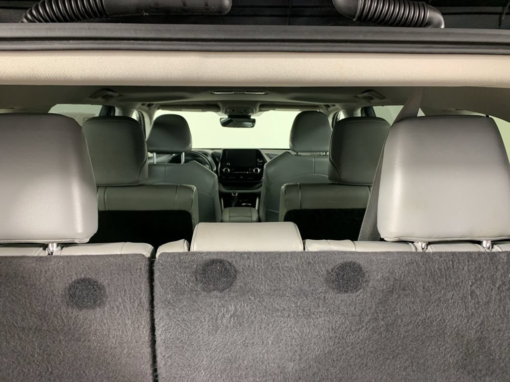 Used 2023 Toyota Highlander XLE AWD/4WD image 14