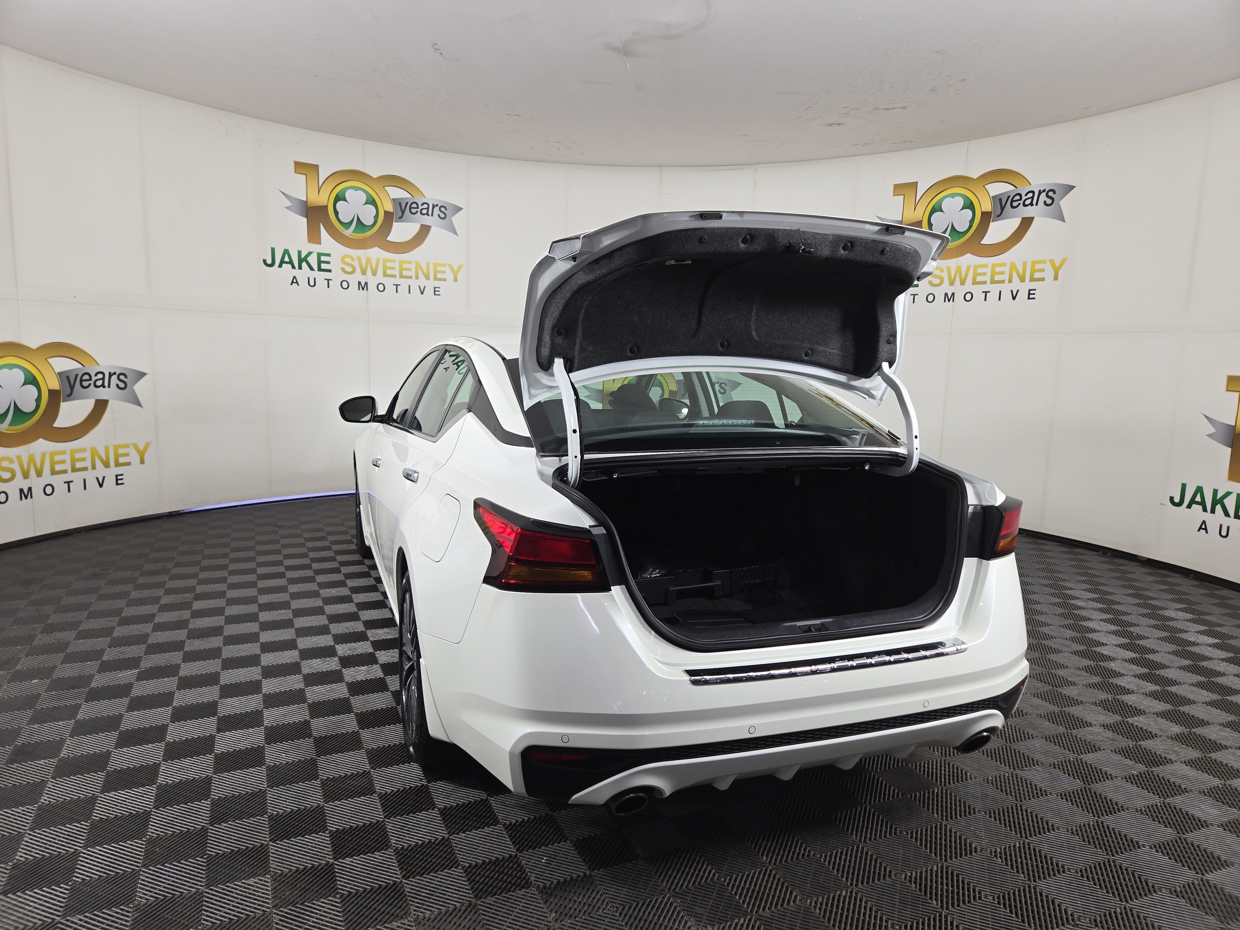 Used 2023 Nissan Altima 2.5 SV w/ SV Premium Package FWD image 32