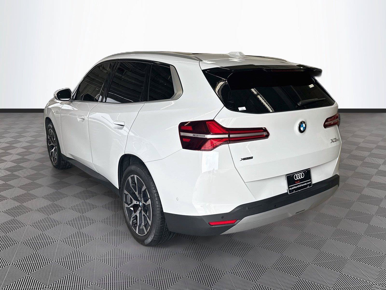 Used 2025 BMW X3 xDrive30i AWD/4WD image 5