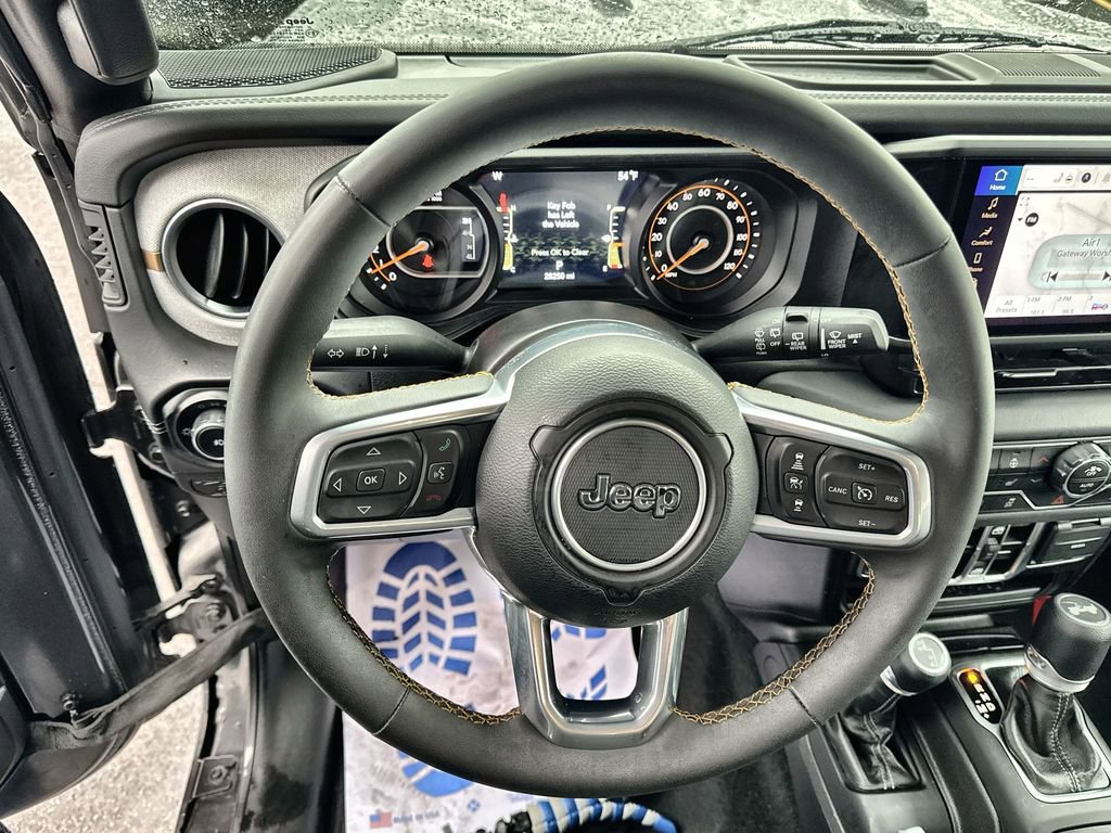 Used 2025 Jeep Wrangler Sahara image 17