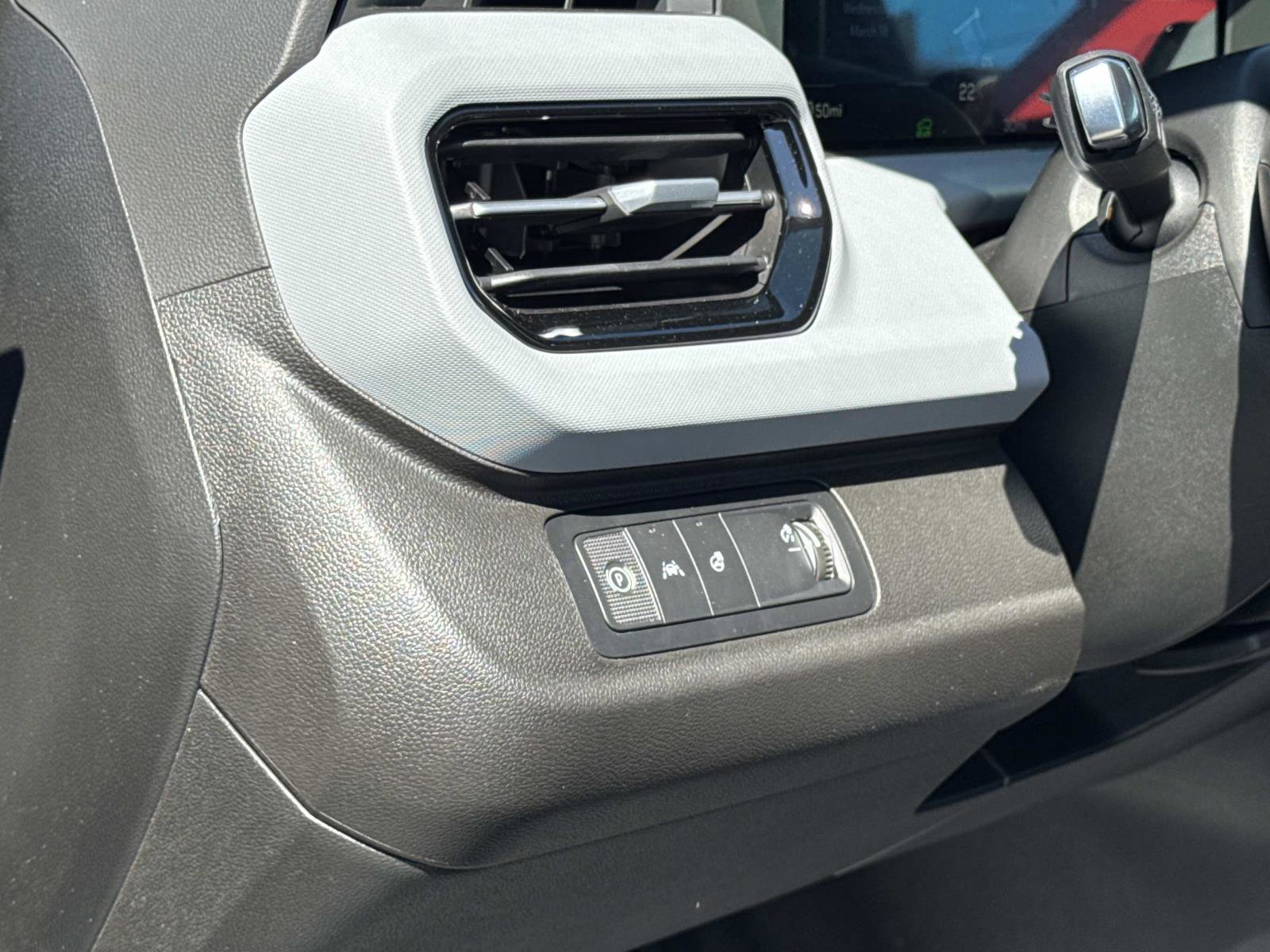 New 2027 Chevrolet Bolt LT w/ Comfort Package image 25