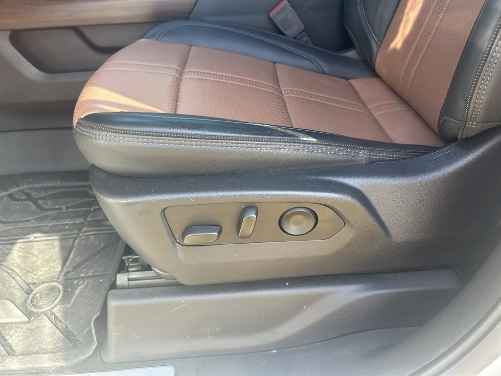 Used 2025 Chevrolet Silverado 3500 High Country w/ High Country Premium Package image 17