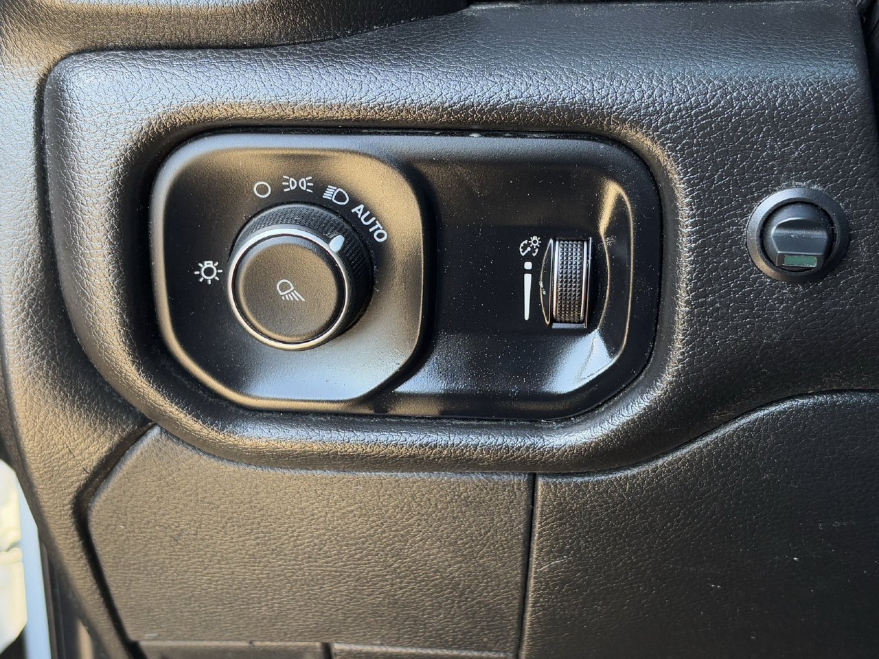 Used 2022 RAM 2500 Tradesman AWD/4WD image 24