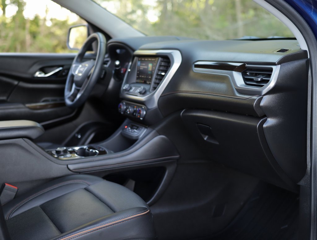 Used 2023 GMC Acadia AT4 image 39