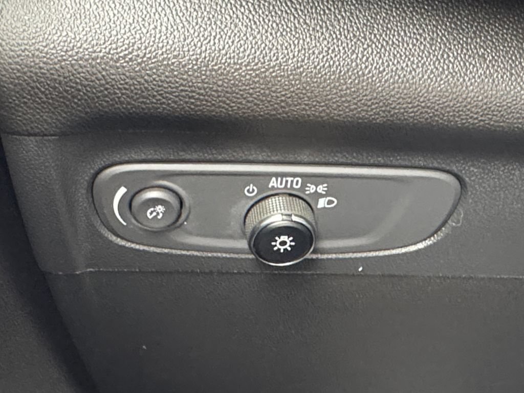 Used 2023 Buick Envision Essence AWD/4WD image 31
