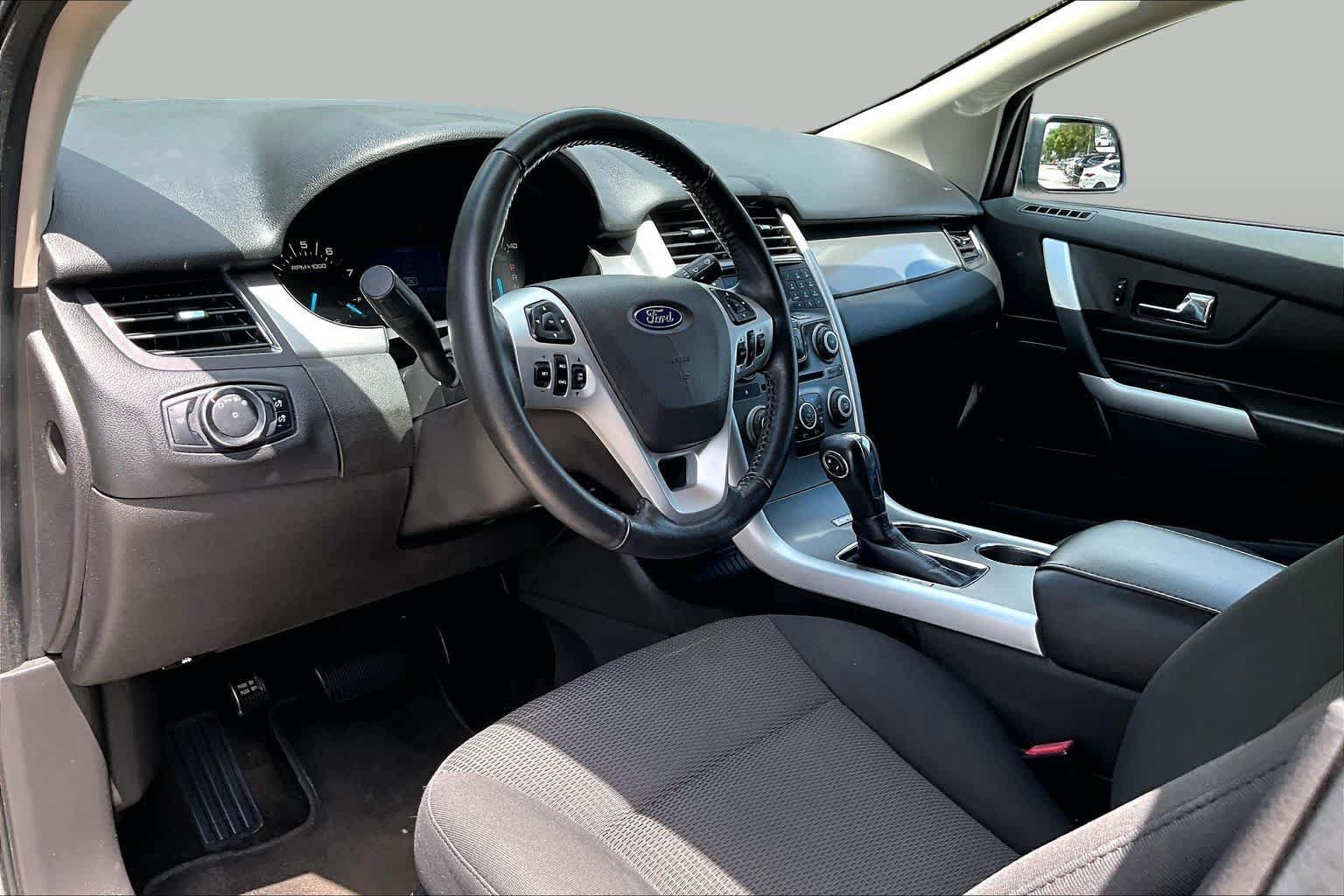 Used 2013 Ford Edge SEL FWD image 18