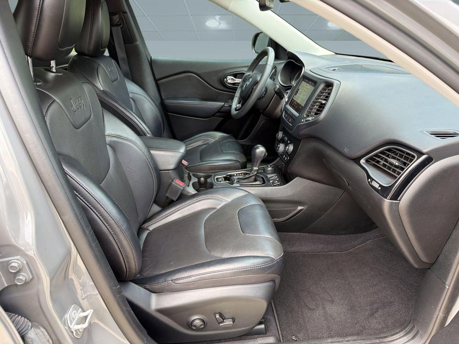 Used 2023 Jeep Cherokee Altitude Lux AWD/4WD image 30