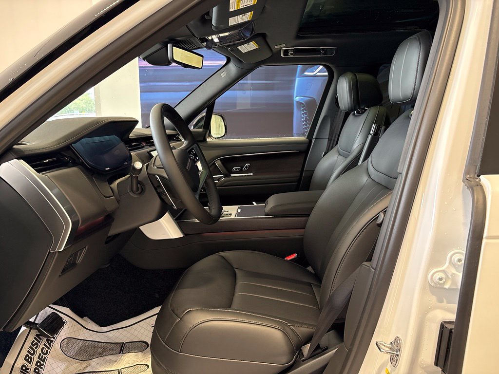 New 2026 Land Rover Range Rover Long Wheelbase SE AWD/4WD image 11