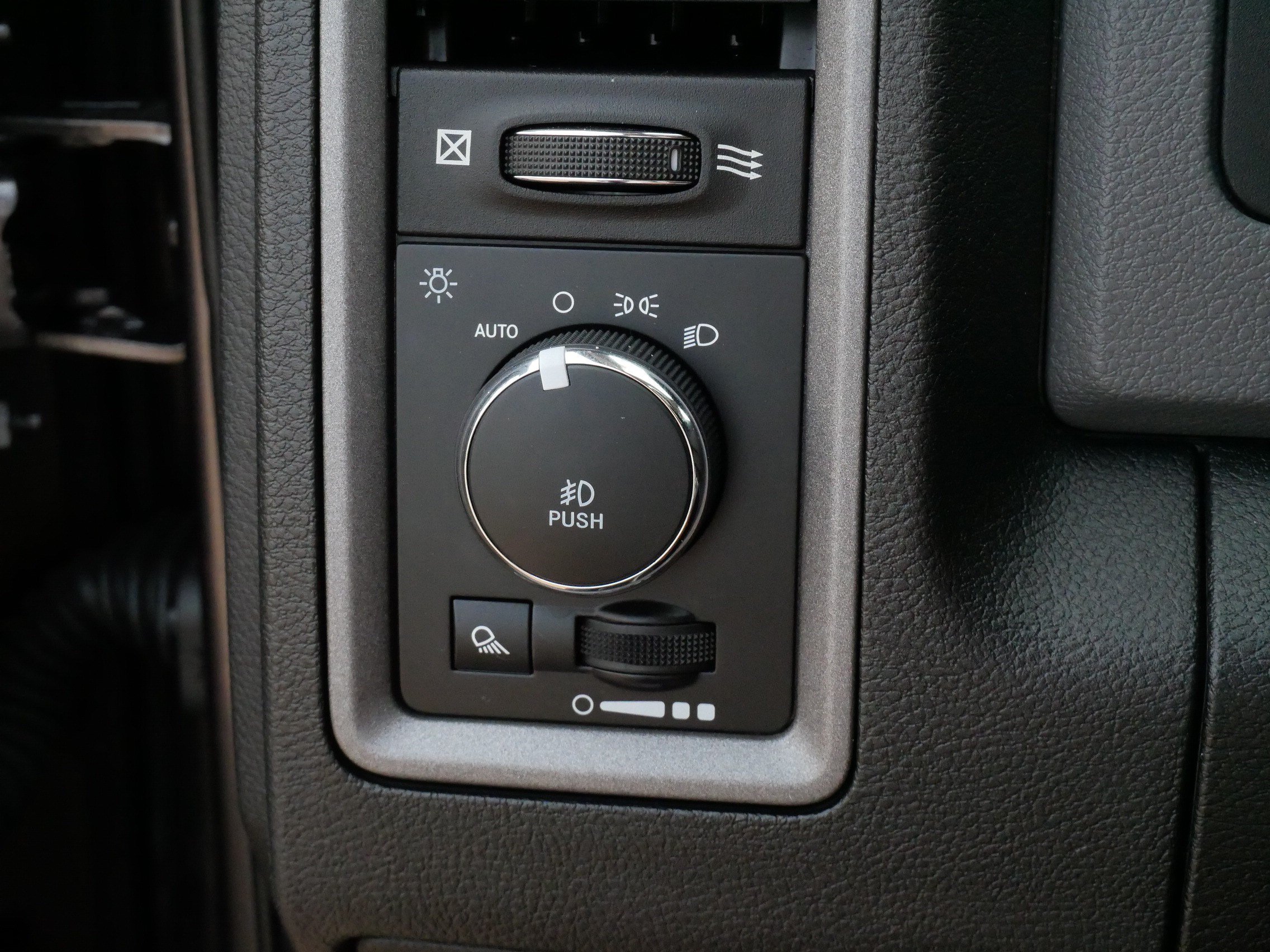 Used 2019 RAM 1500 Express w/ Express Value Package AWD/4WD image 27