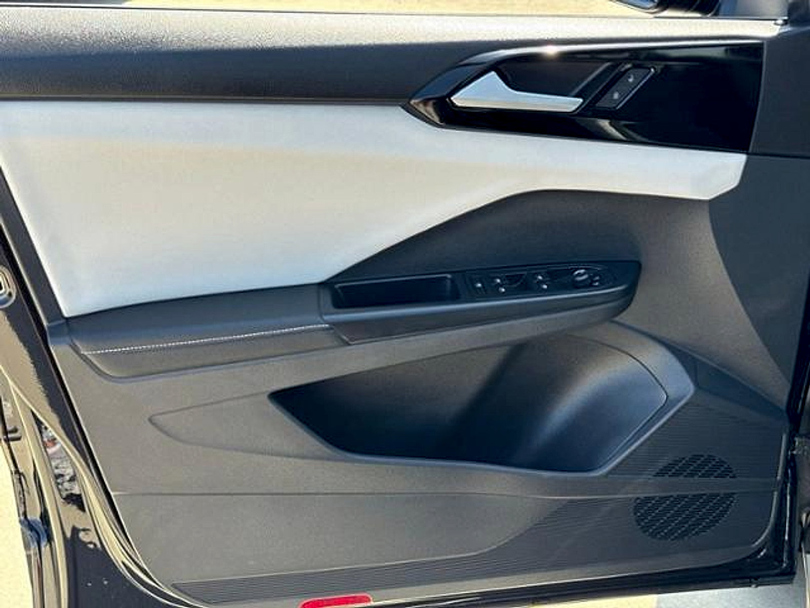New 2026 Volkswagen Taos S FWD image 9