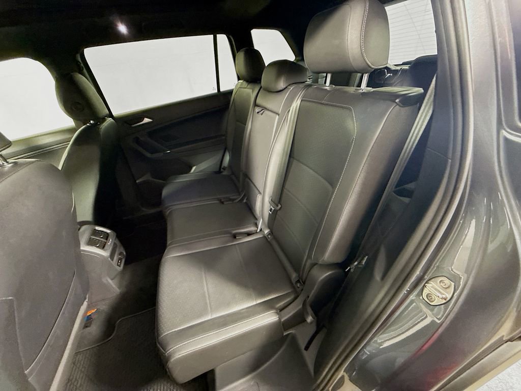 Used 2020 Volkswagen Tiguan SE R-Line image 20