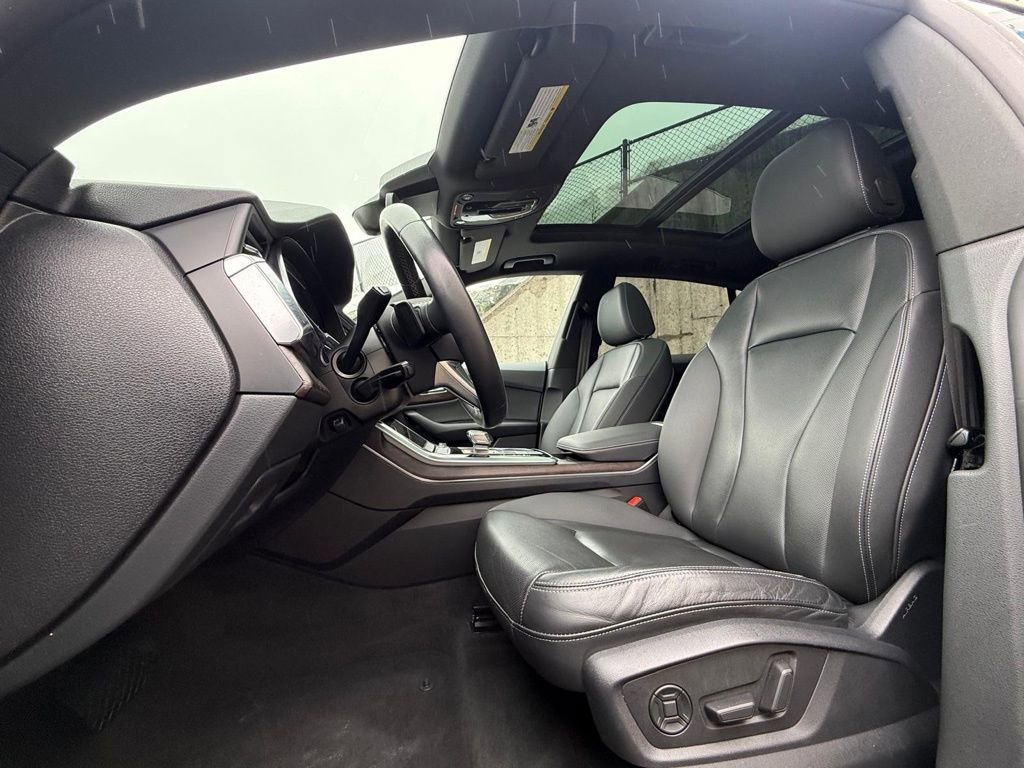 Used 2022 Audi Q8 Premium Plus w/ Premium Plus Package image 13