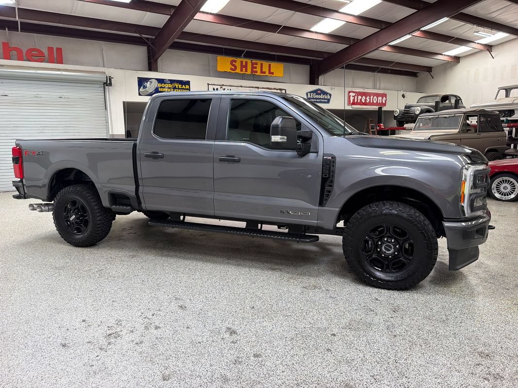 Used 2023 Ford F250 XL w/ STX Appearance Package AWD/4WD image 10