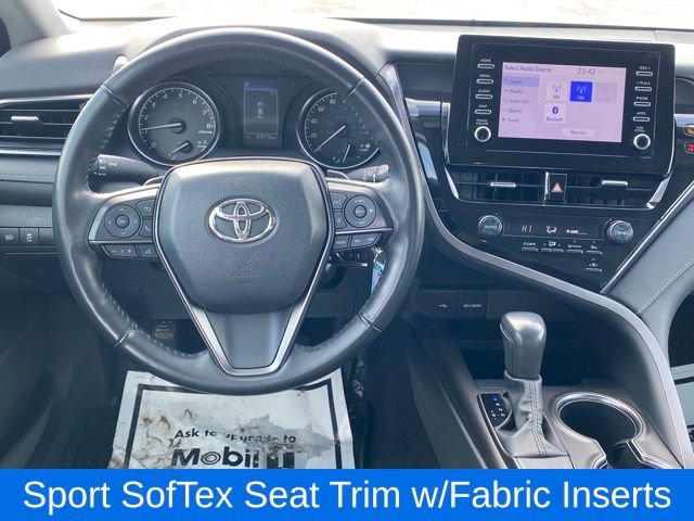 Used 2023 Toyota Camry SE image 6