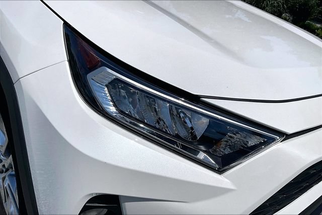 Used 2021 Toyota RAV4 XLE Premium AWD/4WD image 35