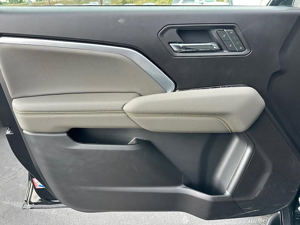 New 2026 Chevrolet Colorado ZR2 w/ Technology Package image 15