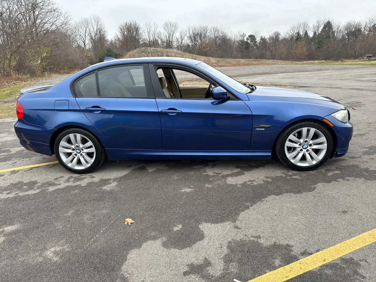 Used 2009 BMW 335i xDrive 4dr Sdn 335i xDrive AWD image 4