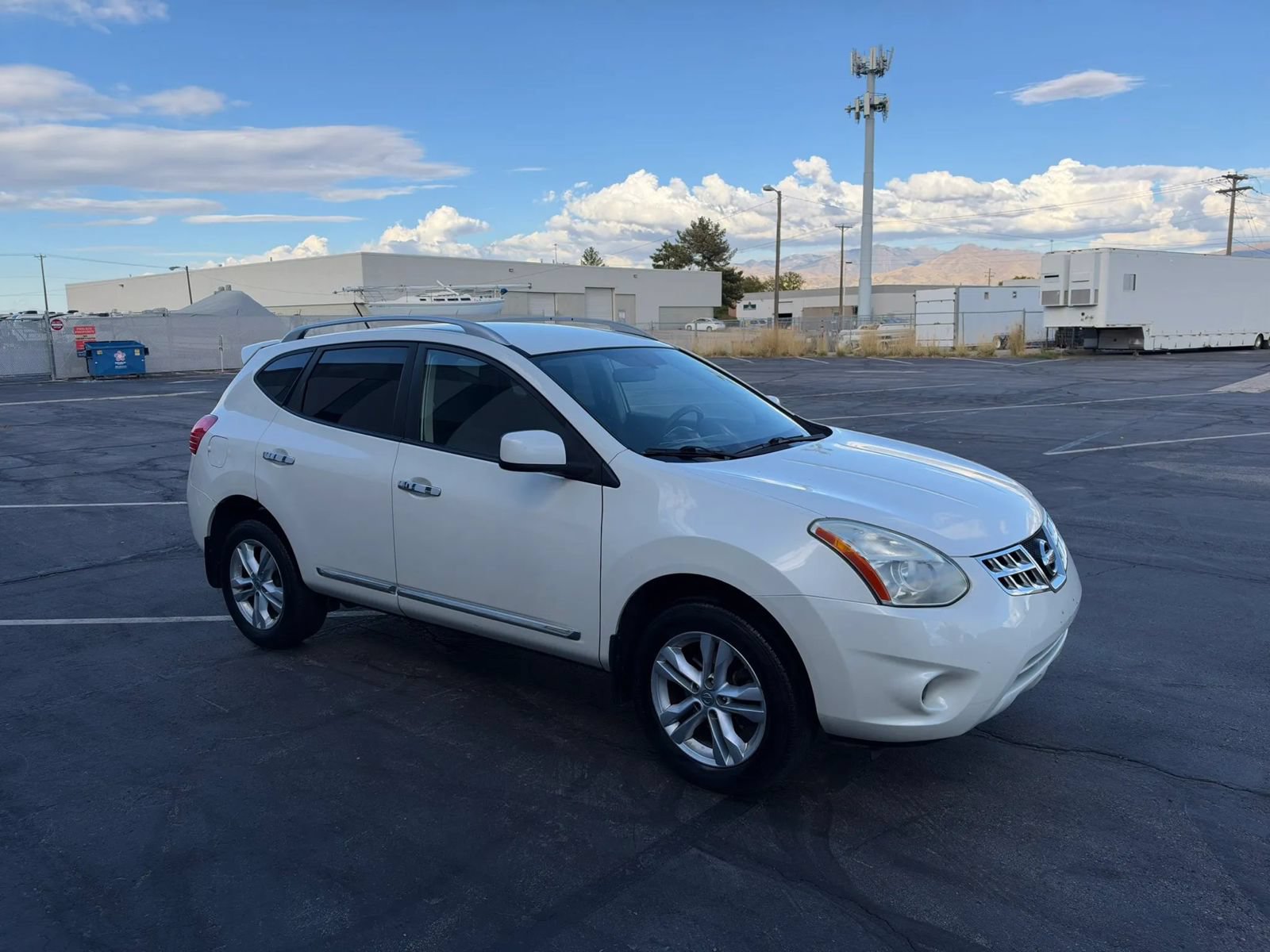 Used 2012 Nissan Rogue SV FWD image 7