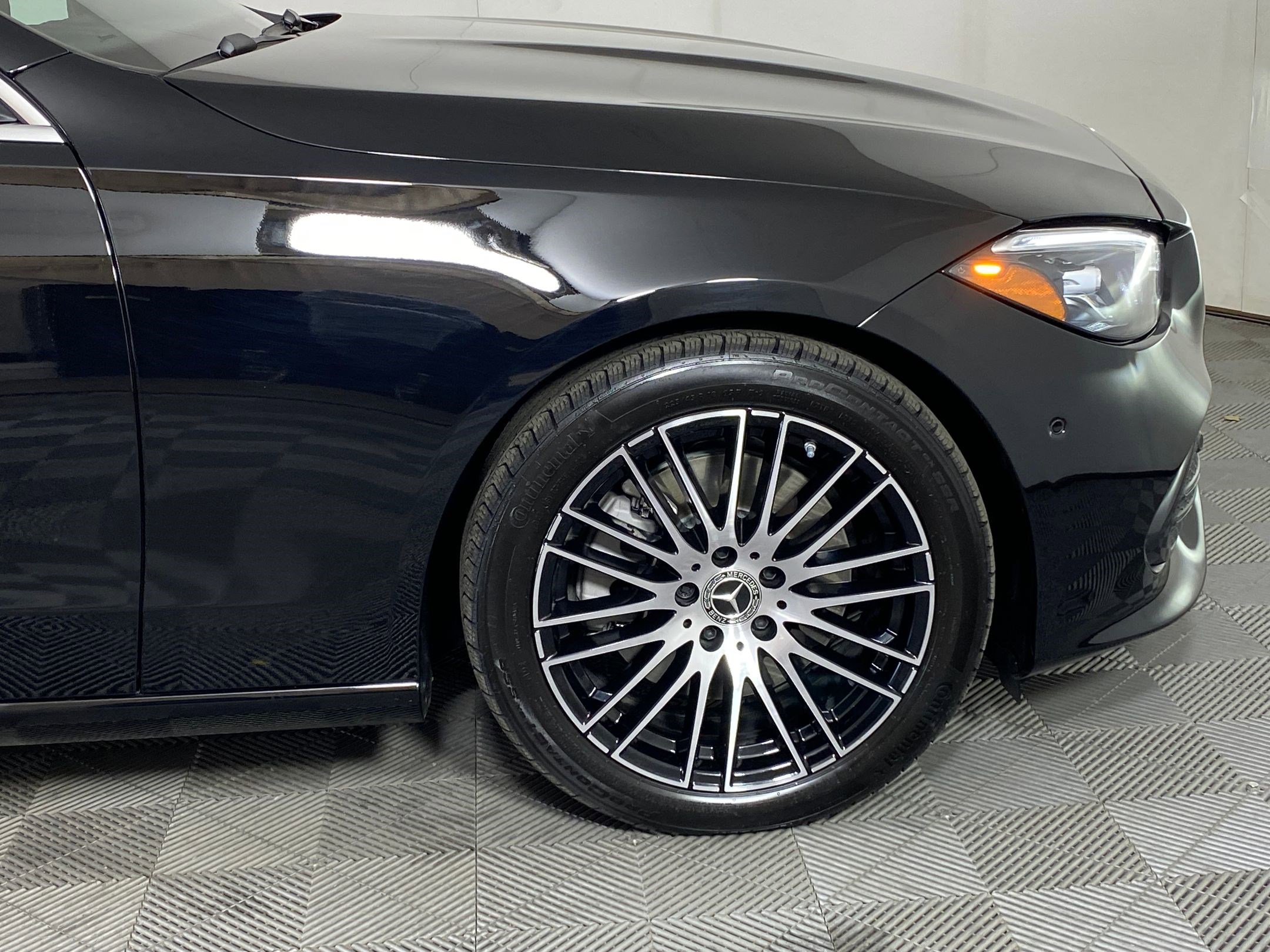 Used 2025 Mercedes-Benz C 300 4MATIC Sedan image 10