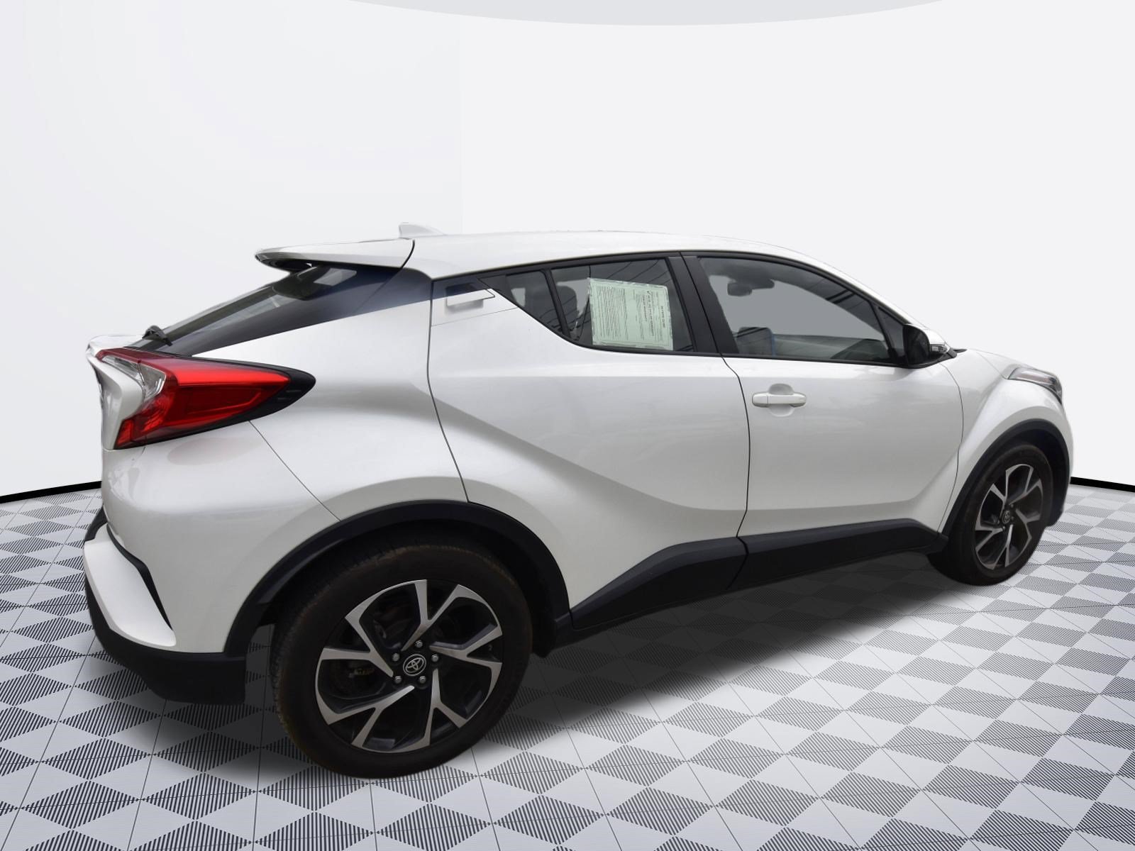 Used 2021 Toyota C-HR XLE FWD image 5