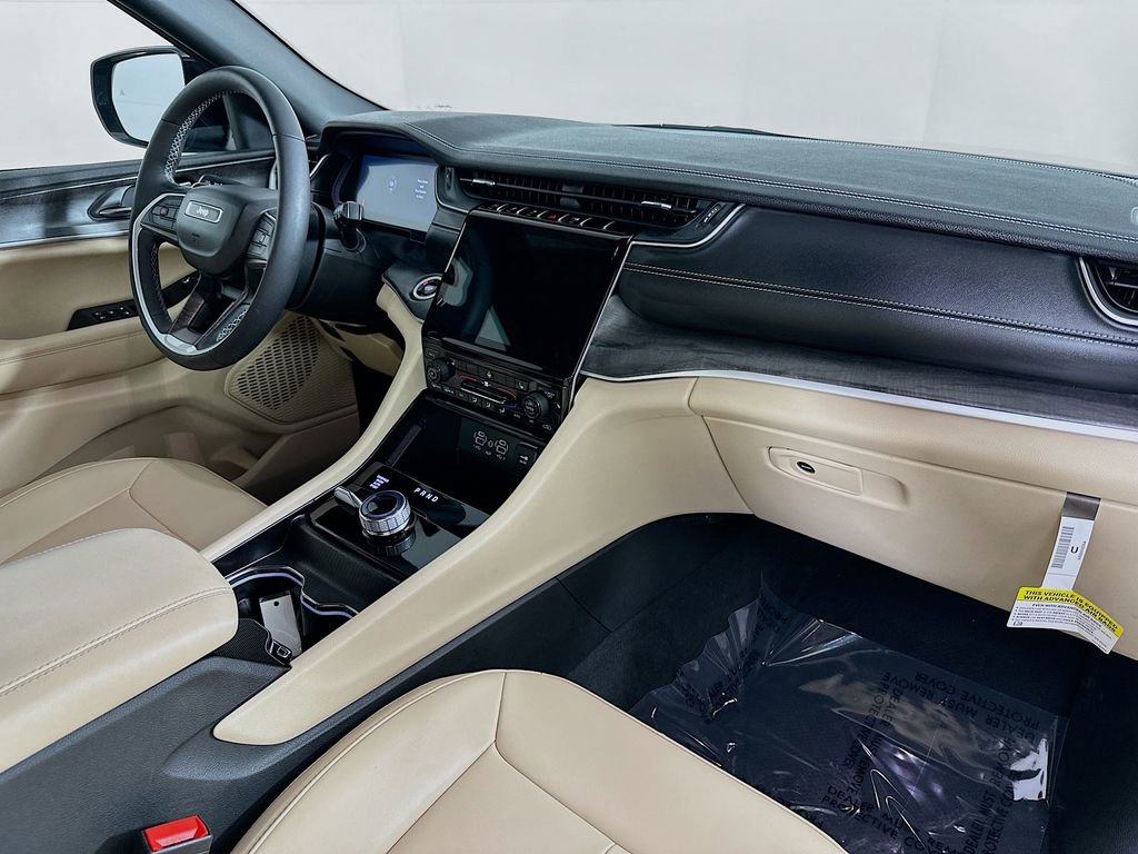 Certified 2025 Jeep Grand Cherokee L Limited image 41