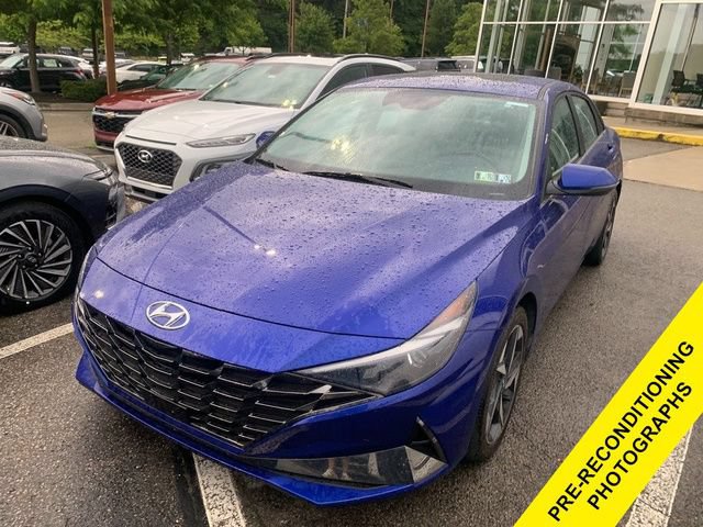 Used 2023 Hyundai Elantra Limited w/ Preferred Accessory Package