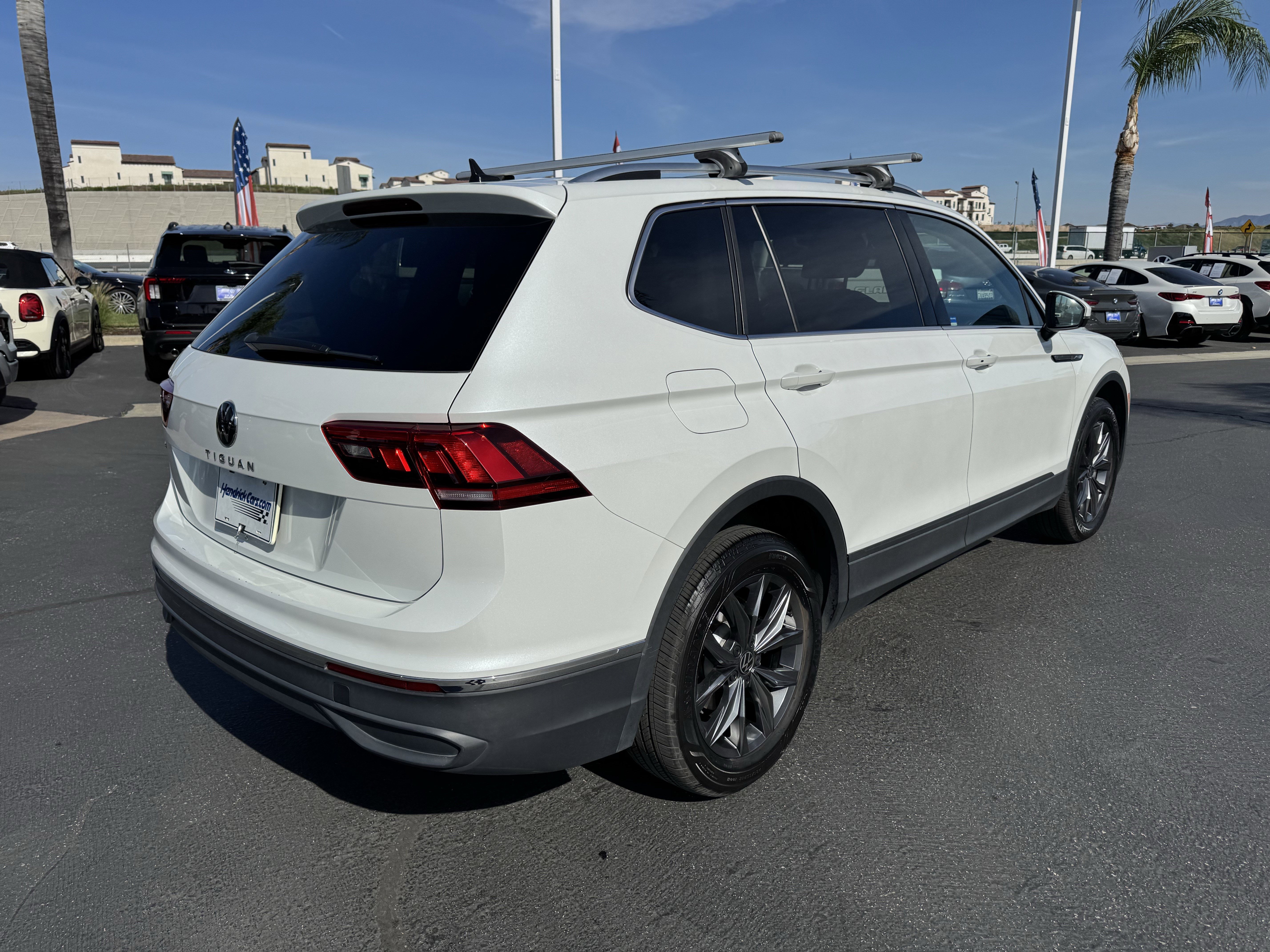 Certified 2023 Volkswagen Tiguan SE w/ Panoramic Sunroof Package image 10