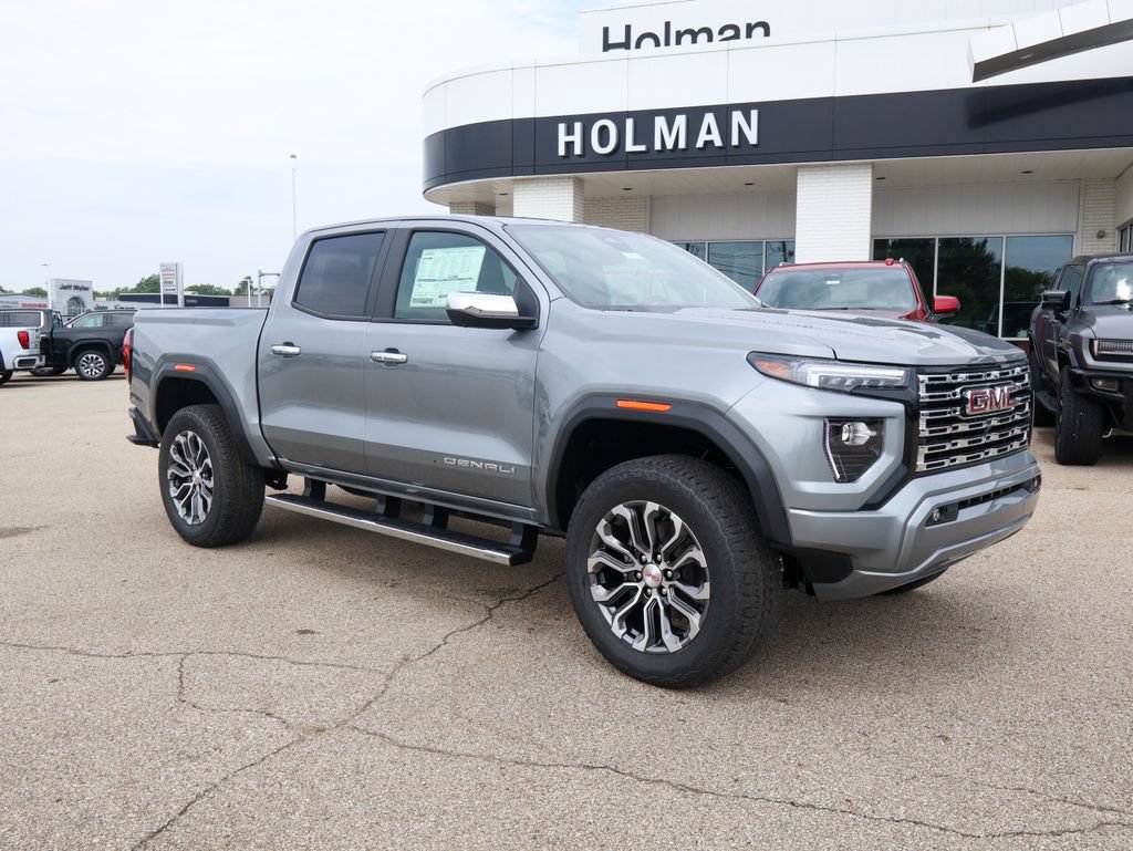 New 2026 GMC Canyon Denali w/ LPO, Black Badging Package