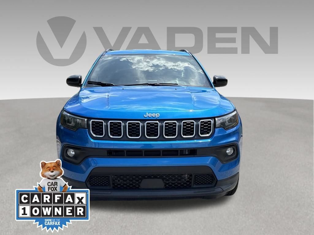 Used 2024 Jeep Compass Latitude AWD/4WD image 2