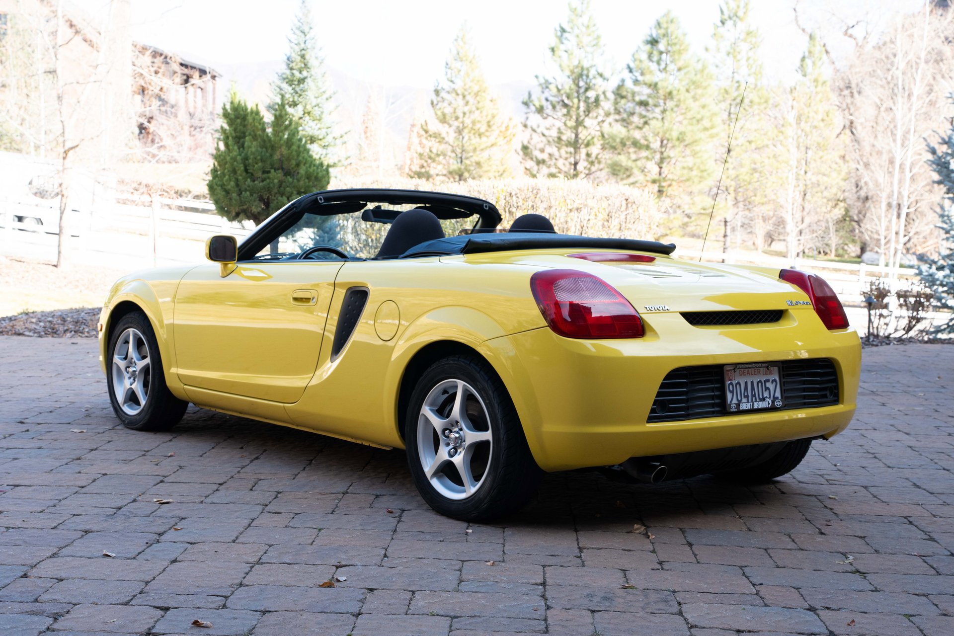 Used 2001 Toyota MR2 image 6