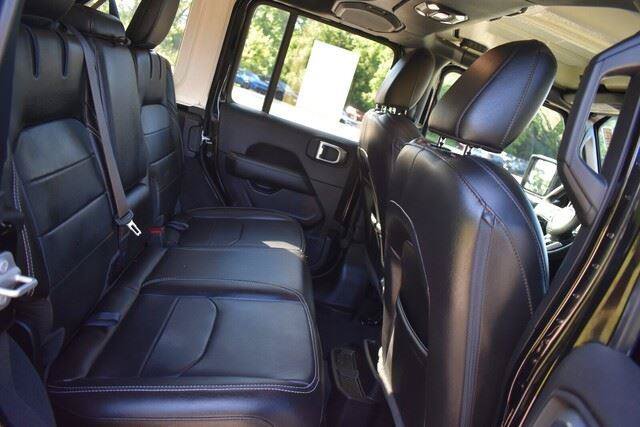 Used 2023 Jeep Wrangler Unlimited Sahara AWD/4WD image 17