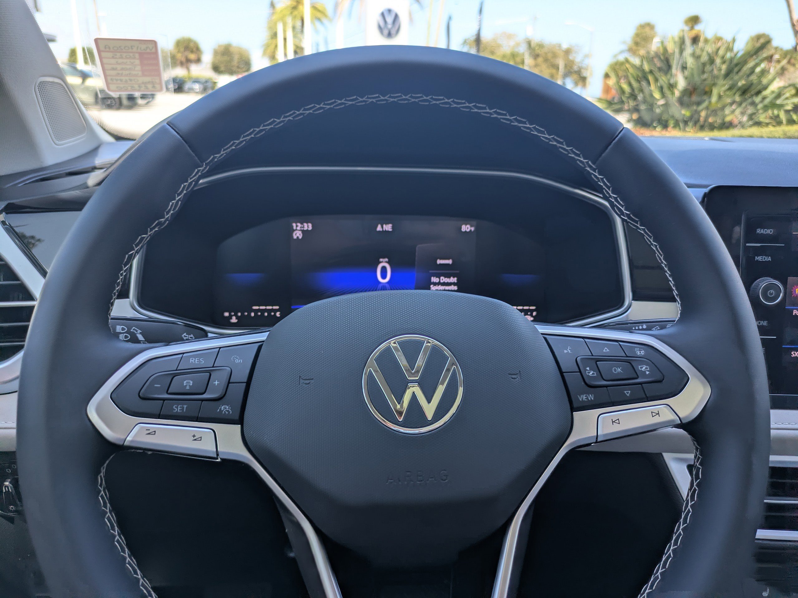 Certified 2025 Volkswagen Taos SE image 28