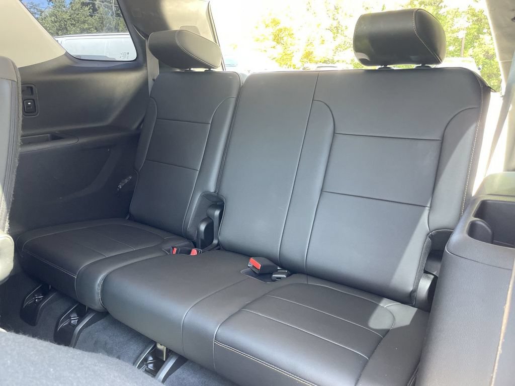 Used 2021 Chevrolet Traverse Premier w/ LPO, 'HIT The Road' Package AWD/4WD image 25
