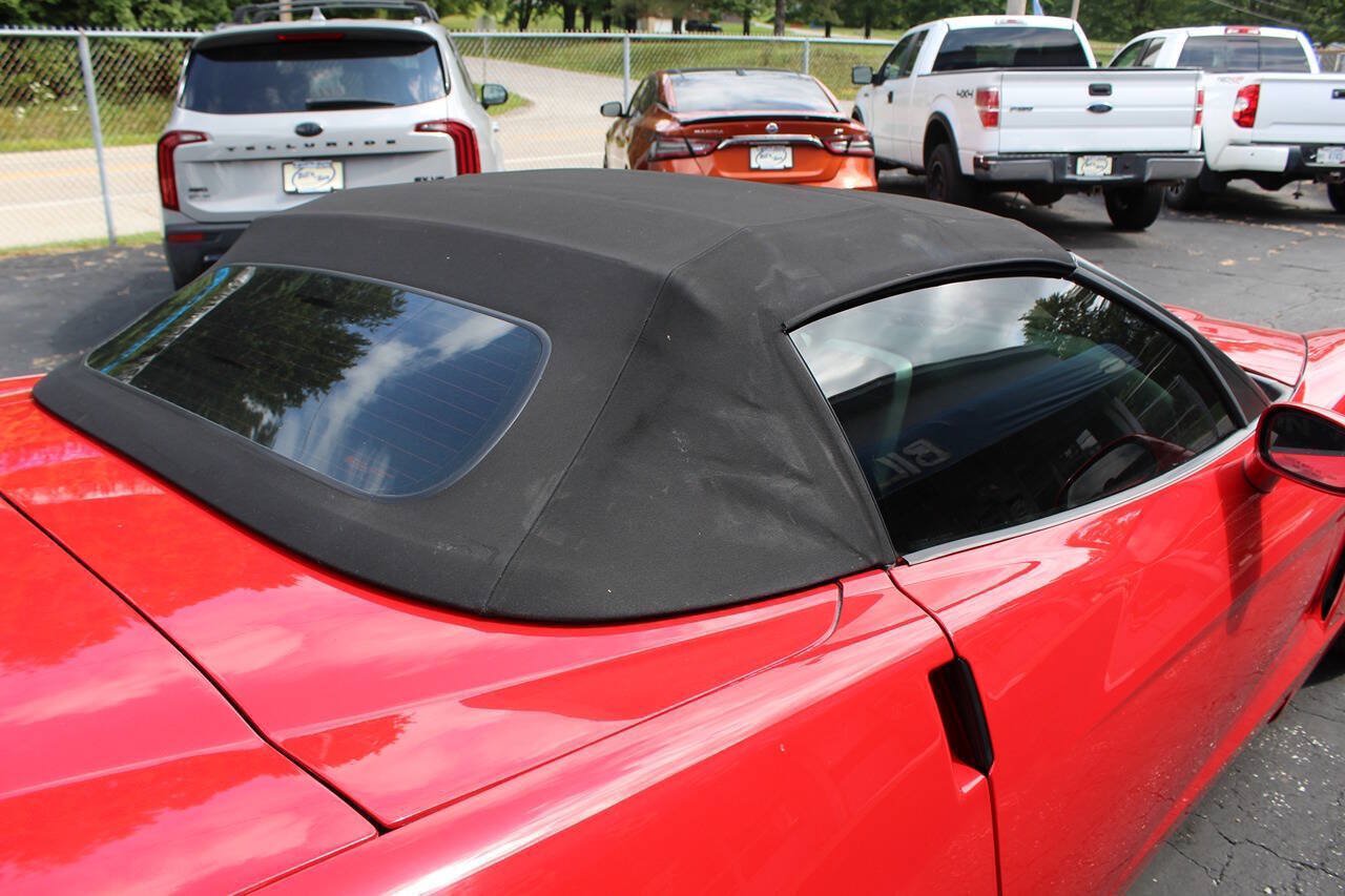 Used 2005 Chevrolet Corvette Convertible w/ Preferred Equipment Group RWD image 18