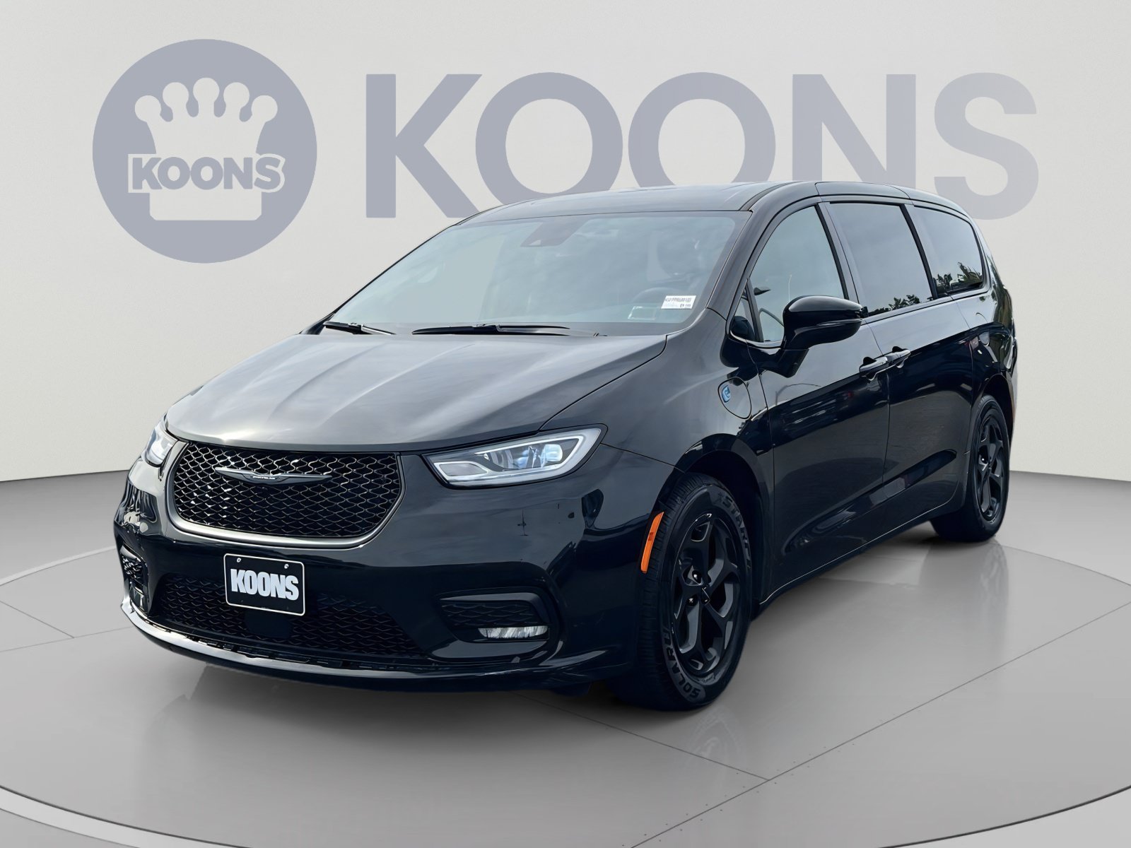 Used 2023 Chrysler Pacifica Limited w/ S Appearance Package FWD image 1
