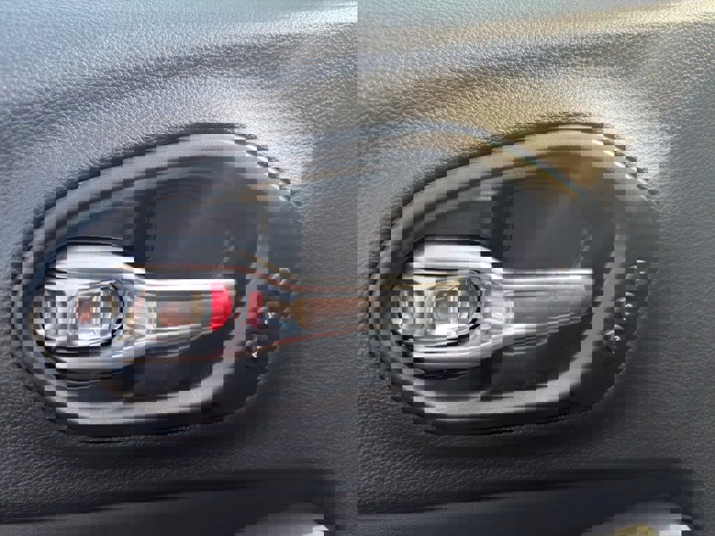 Used 2022 Jeep Cherokee Trailhawk w/ Premium Leather Package image 11