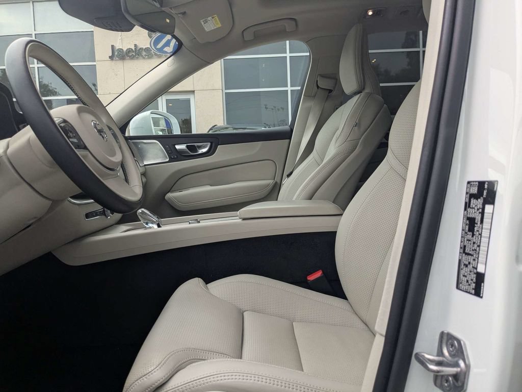 Used 2021 Volvo XC60 T8 Inscription w/ Protection Package Premier AWD/4WD image 2