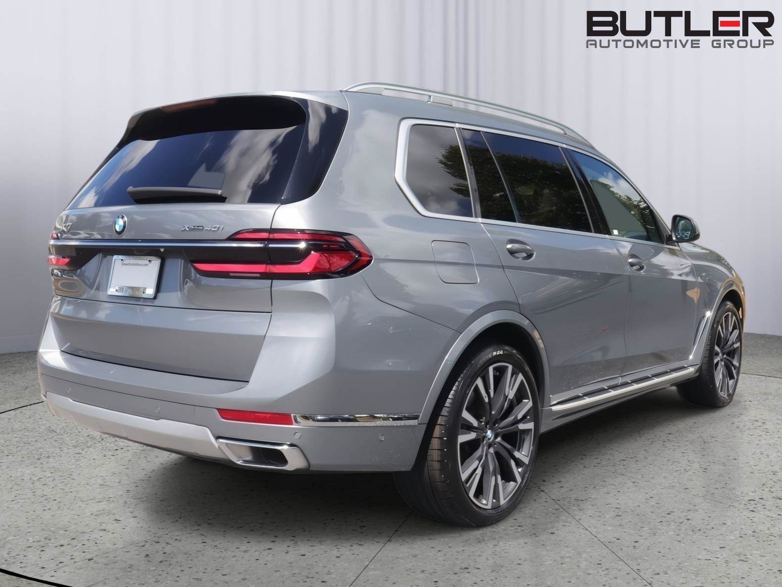 Used 2025 BMW X7 xDrive40i w/ Premium Package AWD/4WD image 6